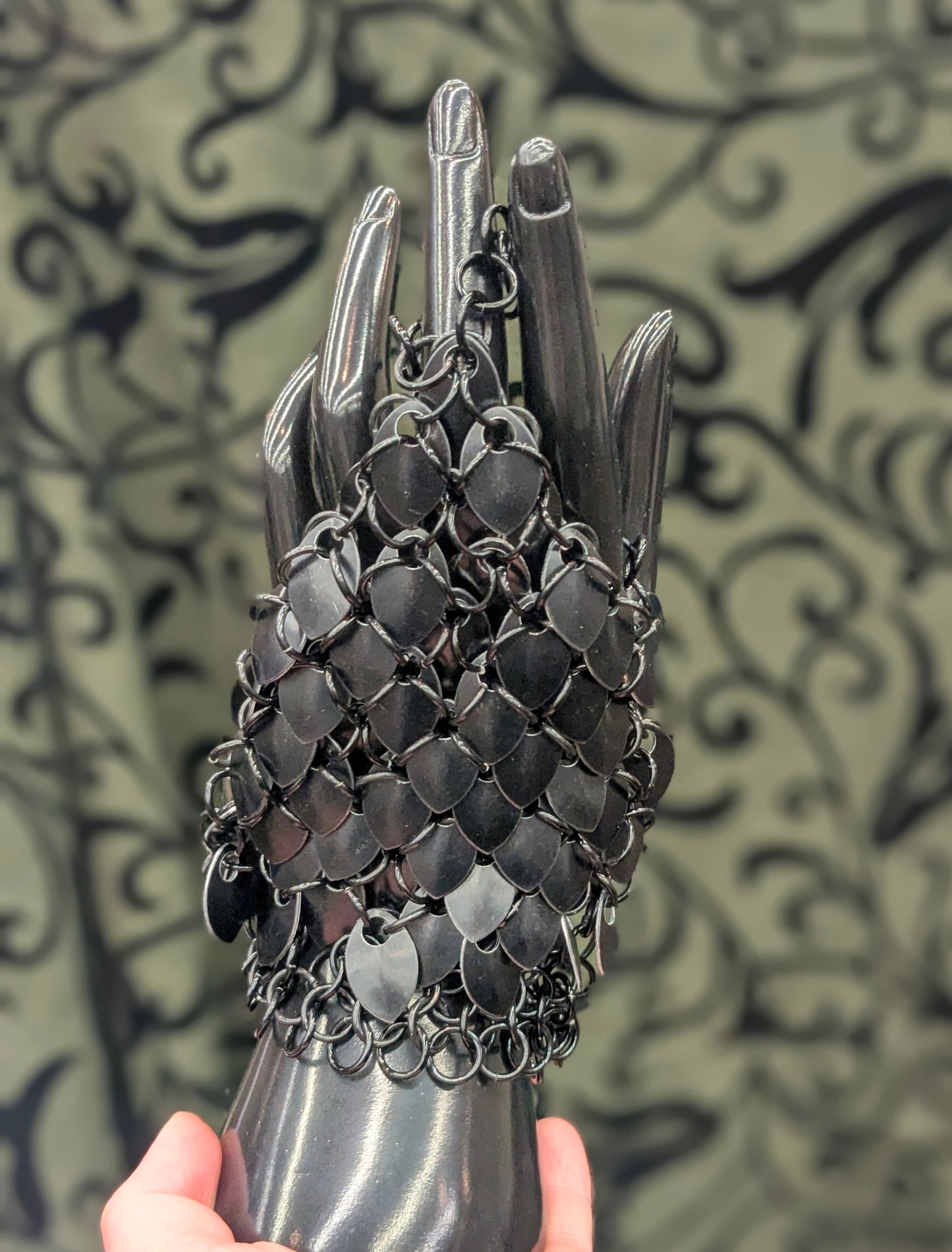 Scalemail Gauntlet (Pair) - Black