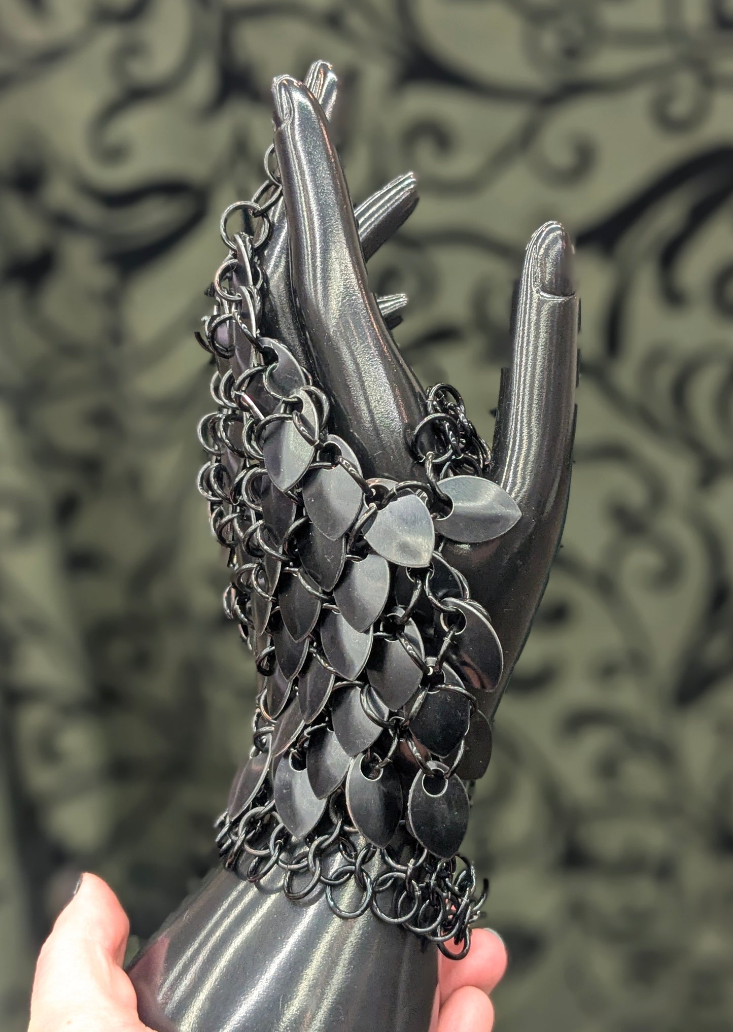 Scalemail Gauntlet (Pair) - Black